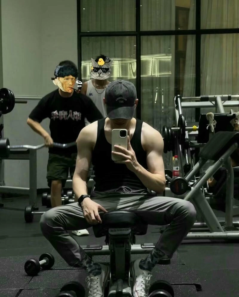 Ảnh trai giấu mặt chất khắc họa phong cách trẻ trung