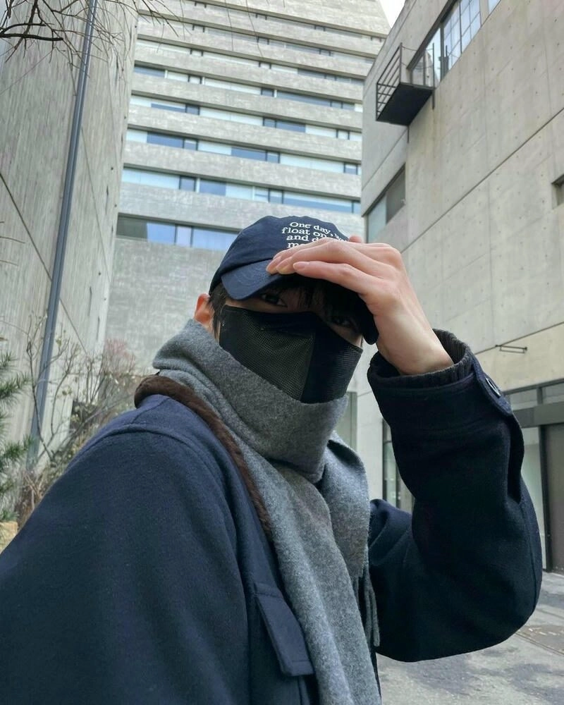 Ảnh trai giấu mặt chất, tạo dáng