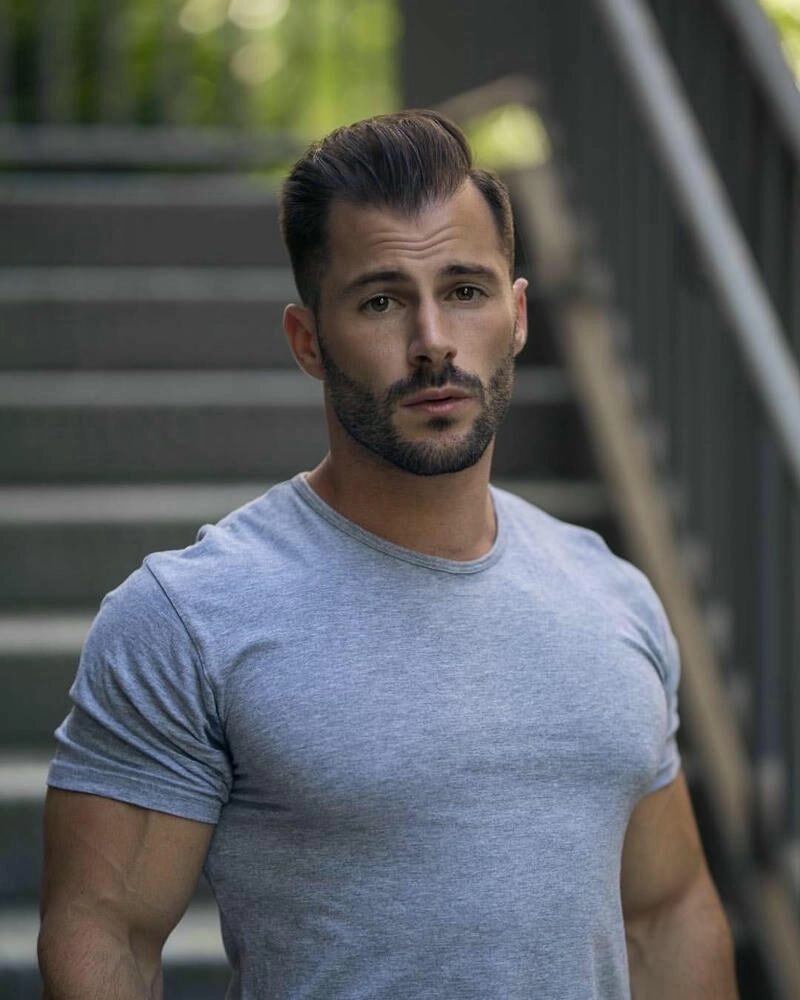 Hình trai đẹp Việt Nam 30 tuổi che mặt thần thái mạnh mẽ