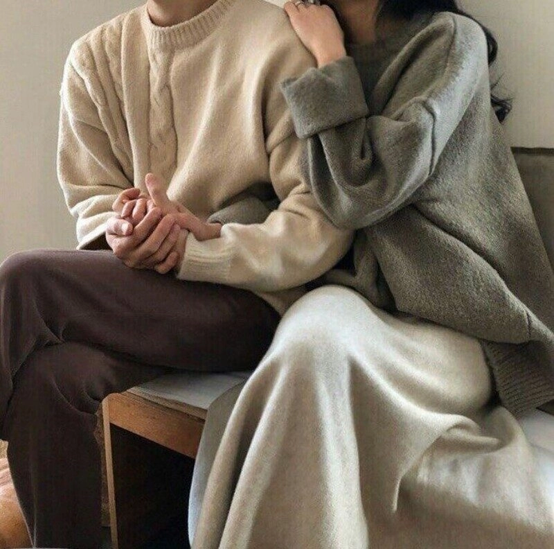 ảnh nắm tay giấu mặt