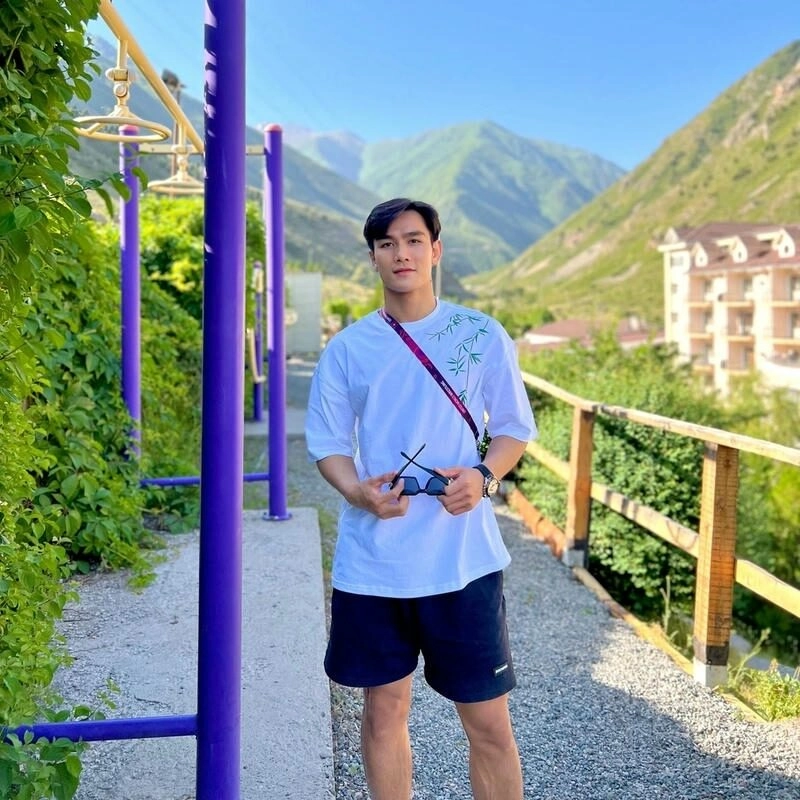 Ảnh nam thần Việt Nam trong trang phục casual thời thượng