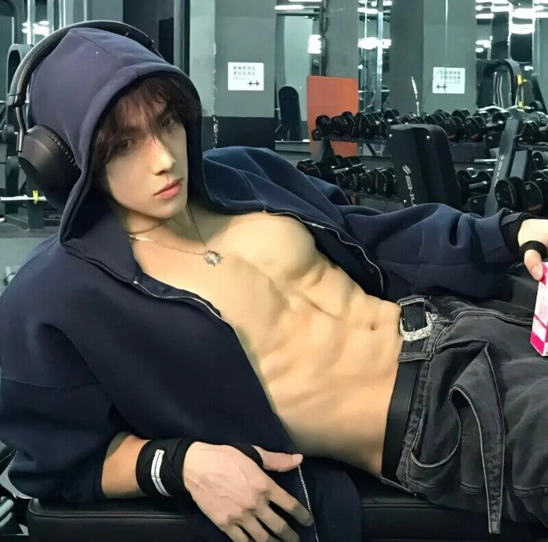 ảnh trai 6 múi che mặt