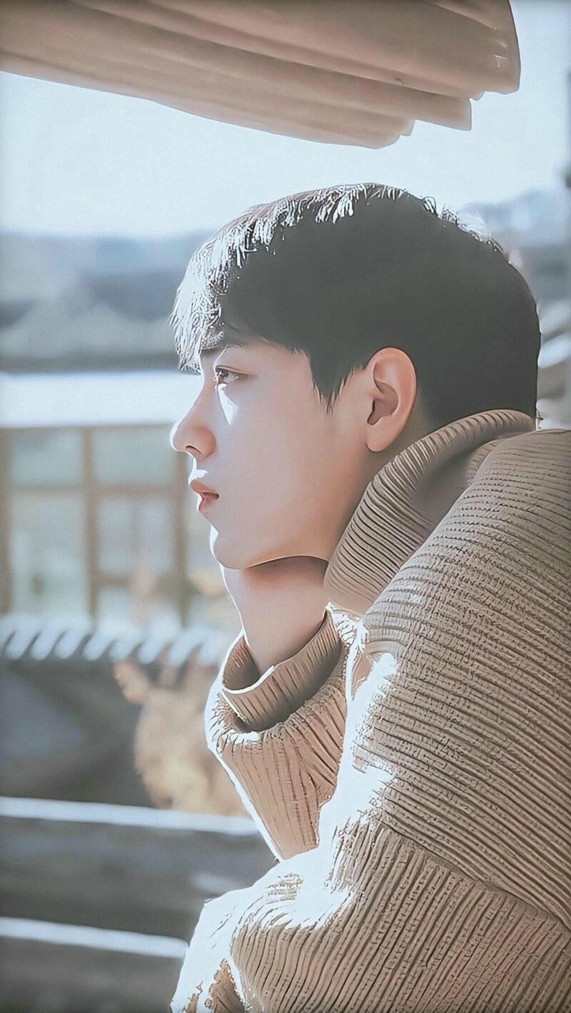 Ảnh trai chụp góc nghiêng tạo ấn tượng