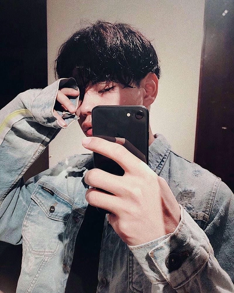 Ảnh trai 2K5 che mặt