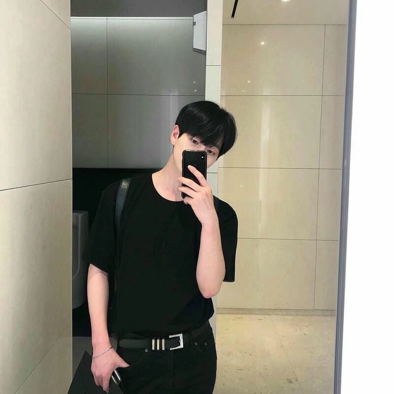 Ảnh trai đẹp 2005 che mặt với góc chụp nghệ thuật