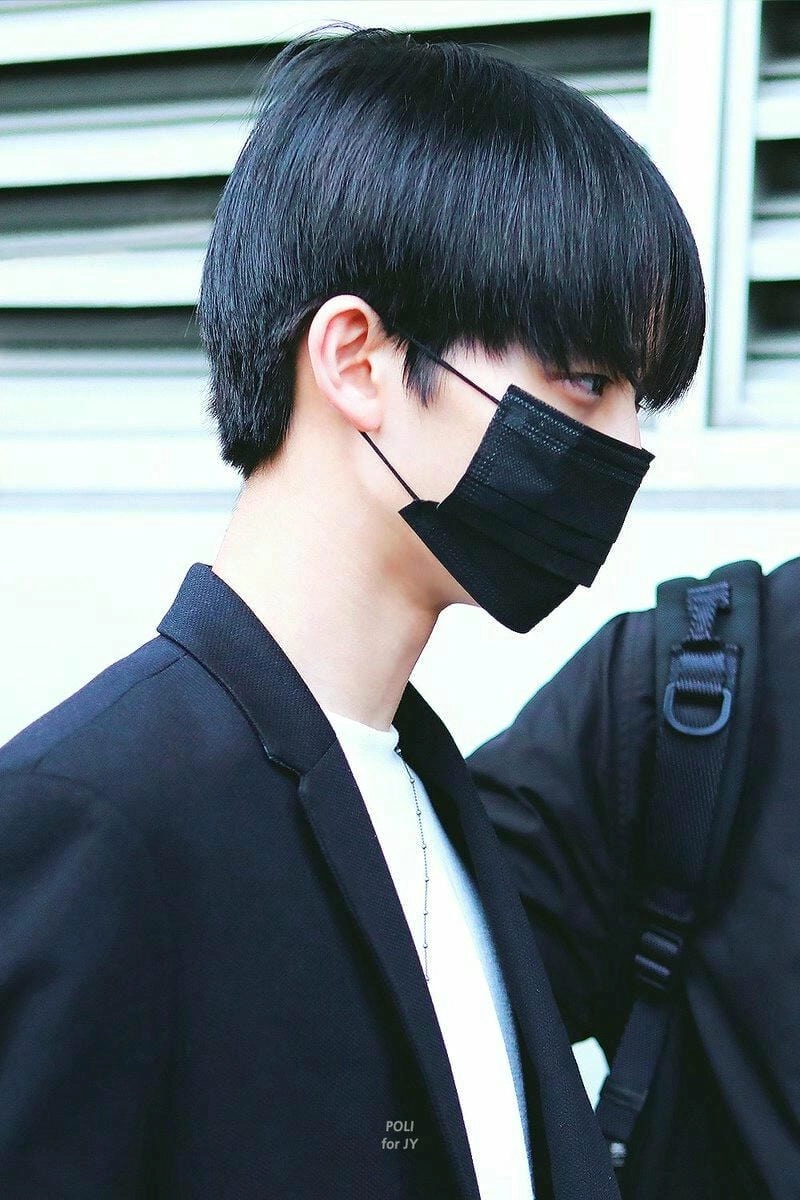 Ảnh trai đẹp 2K6 đeo khẩu trang