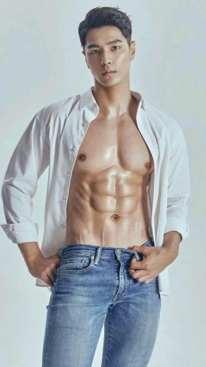 Ảnh trai đẹp múi khoe body hoàn hảo