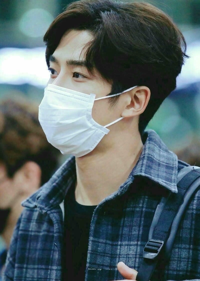 Ảnh trai đẹp đeo khẩu trang
