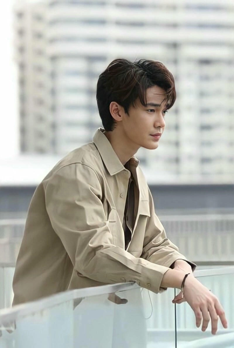 Ảnh trai đẹp góc nghiêng