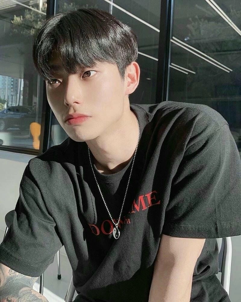 Ảnh trai K6 với vẻ ngoài năng động