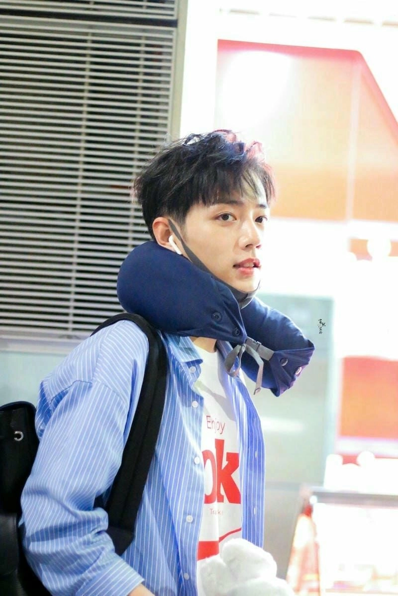 Ảnh trai đẹp K5 với phong thái trẻ trung