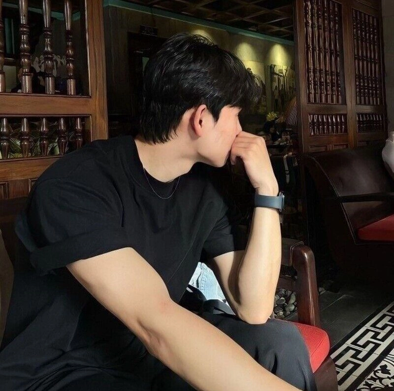 giấu mặt ảnh trai đẹp che mặt