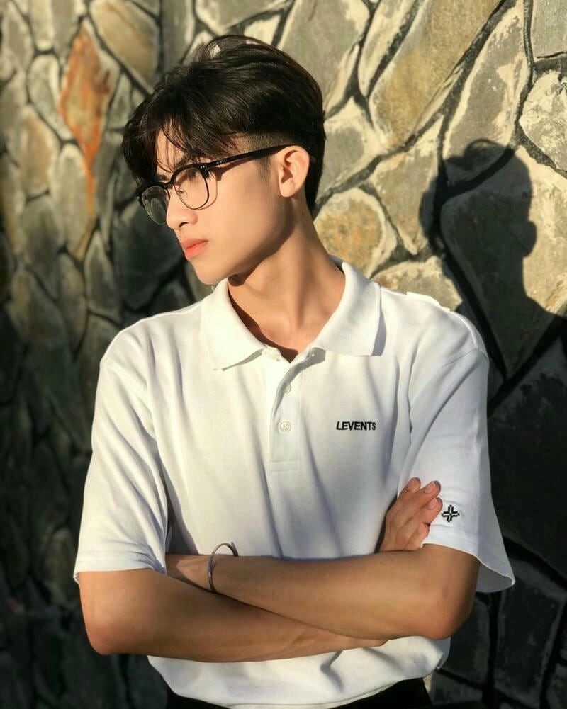 Hình trai đẹp 6 múi khoe dáng săn chắc