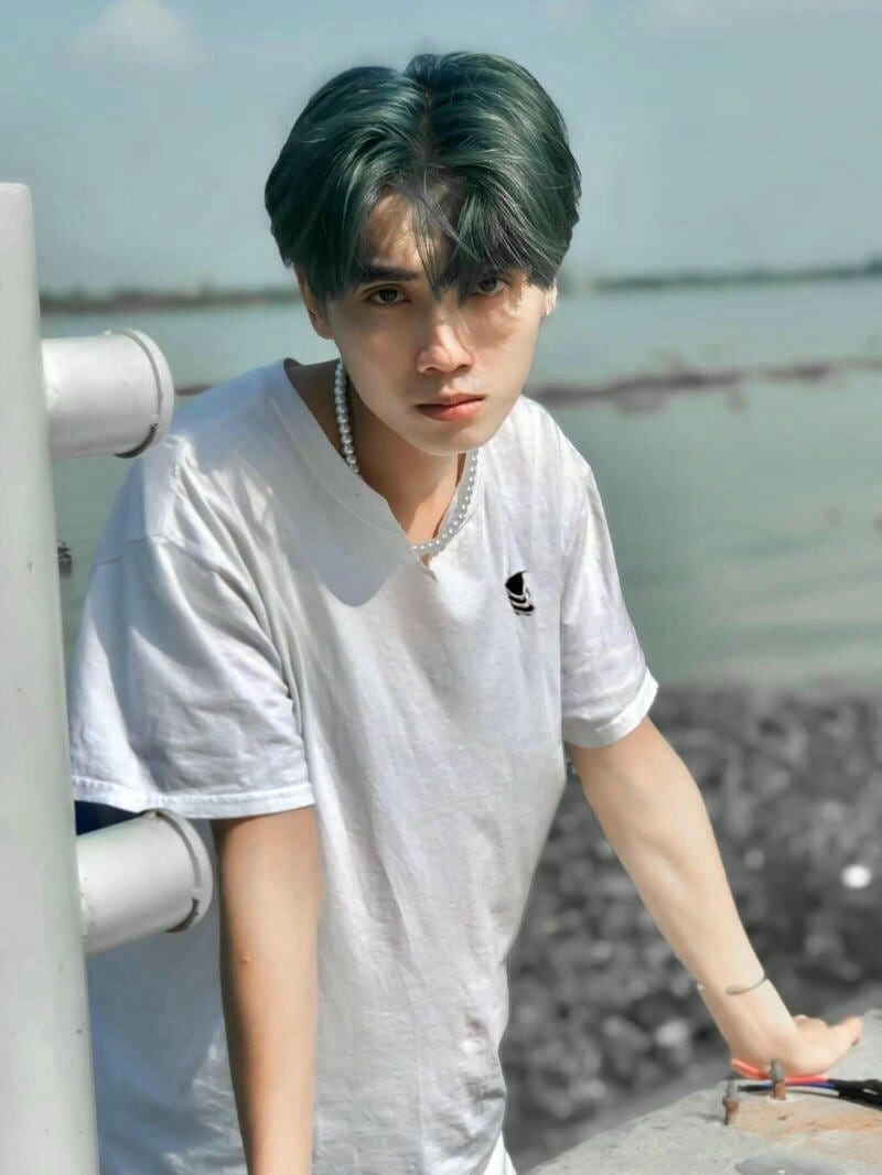 46 hình ảnh trai đẹp che mặt