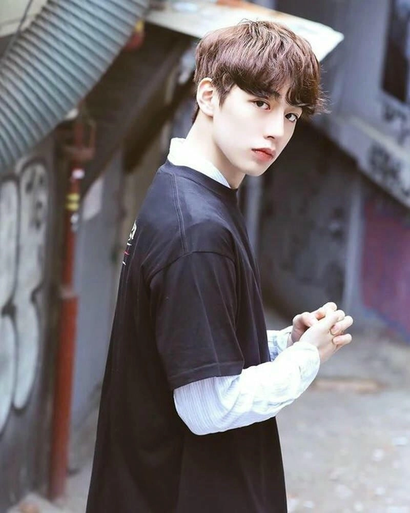 Hình trai đẹp 6 múi khoe thân hình đẹp