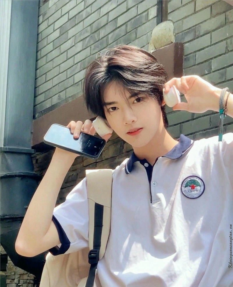 46 hình ảnh trai đẹp che mặt