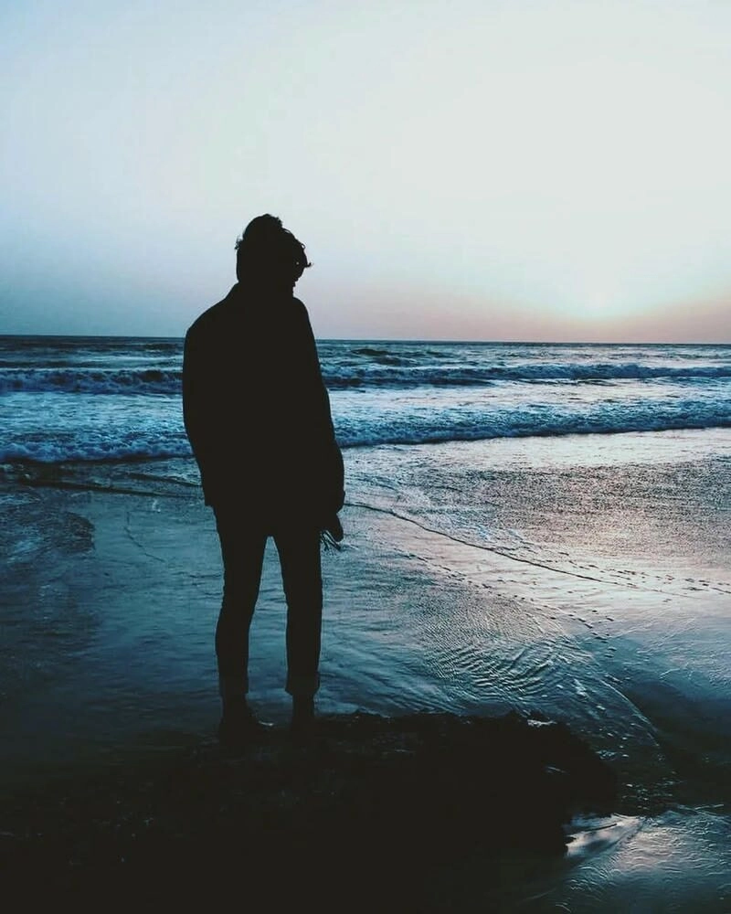 Ảnh trai đẹp quay lưng giấu mặt