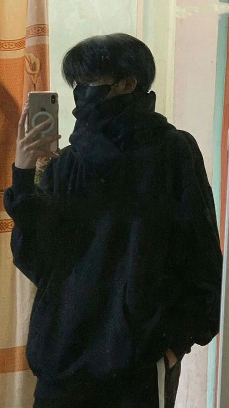 trai đẹp đeo khẩu trang