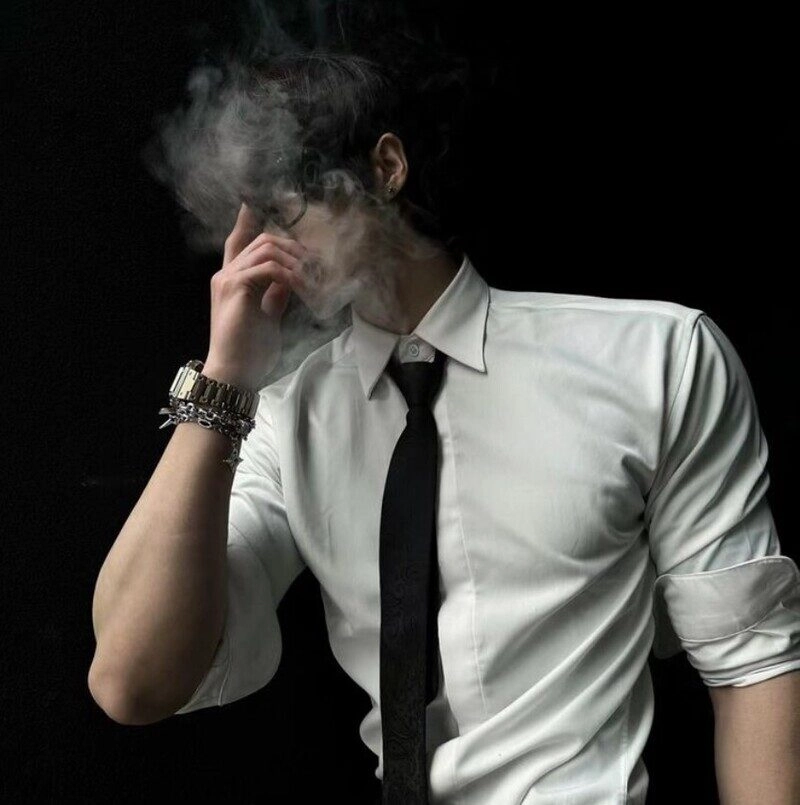 ảnh avatar nam hút thuốc