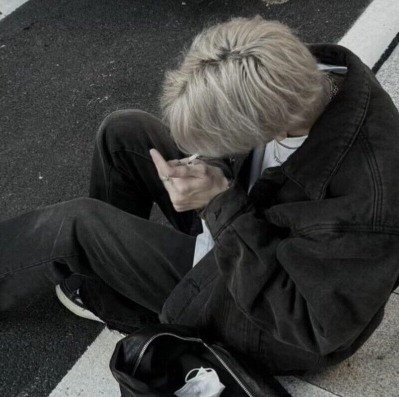 ảnh avatar nam hút thuốc