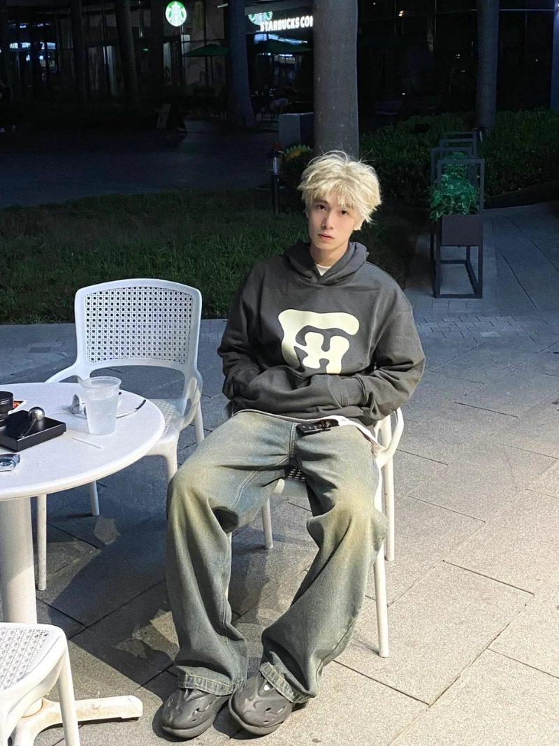 ảnh nam tóc trắng