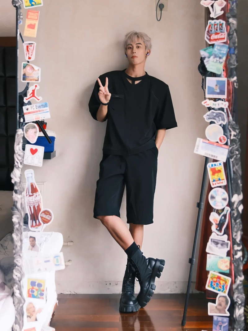 ảnh nam tóc trắng