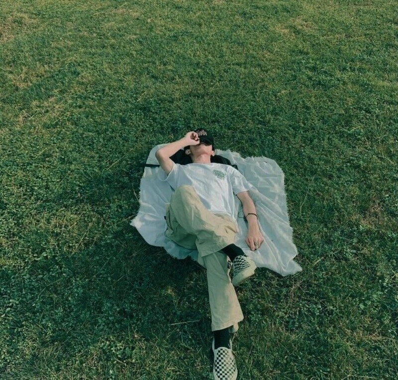 ảnh nằm trên giường