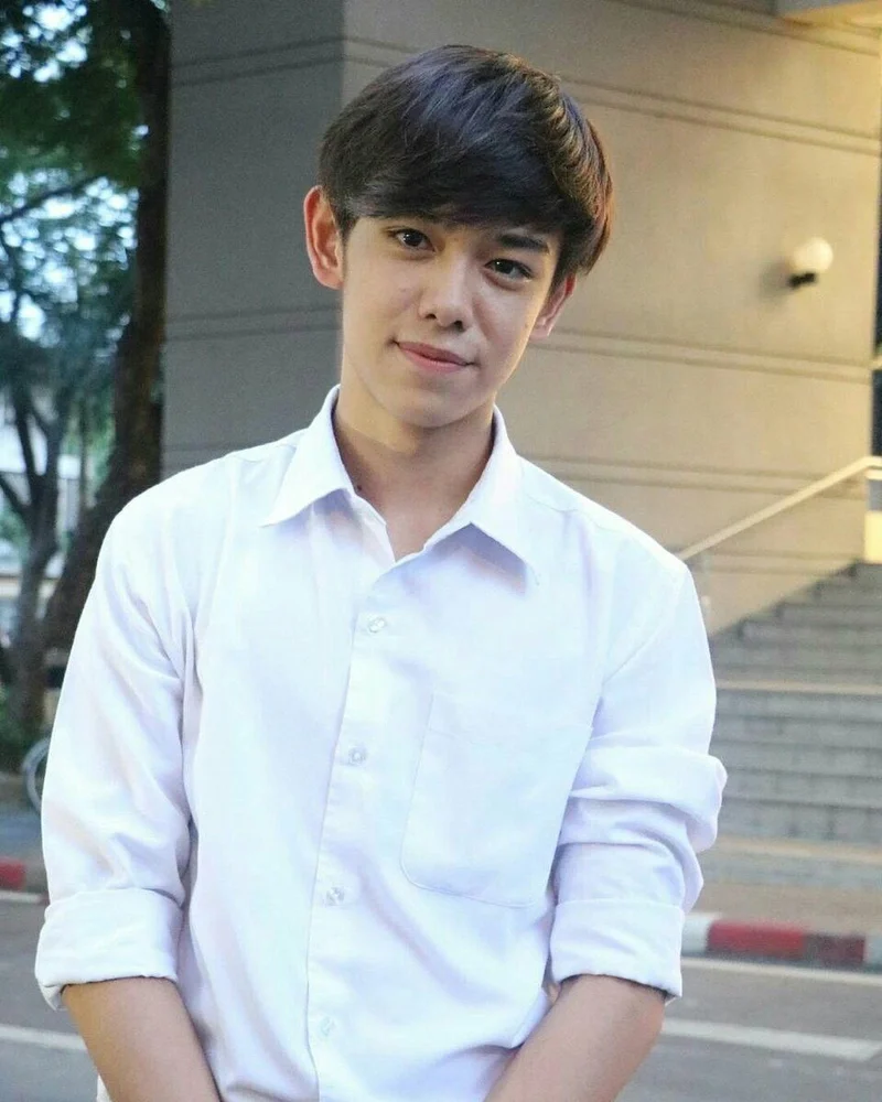 Ảnh trai đẹp 2012 che mặt với góc nghiêng thần thánh 