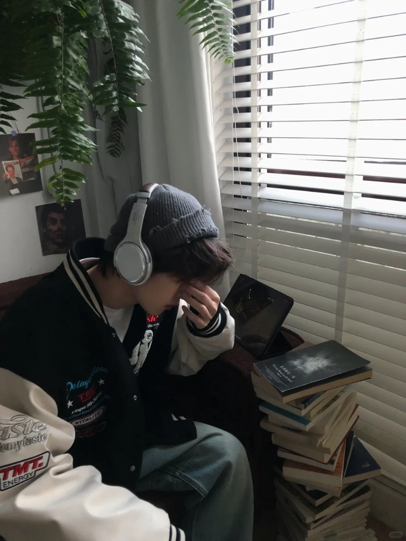 ảnh trai đẹp ôm mèo