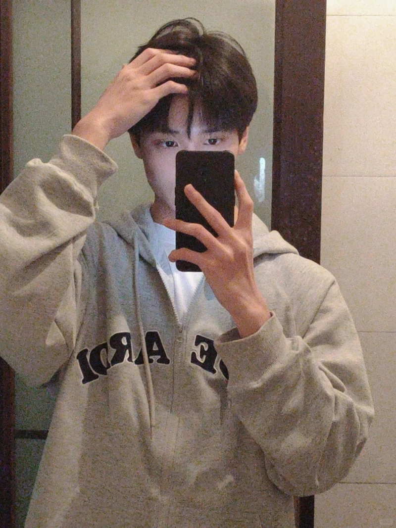 ảnh trai đẹp ôm mèo