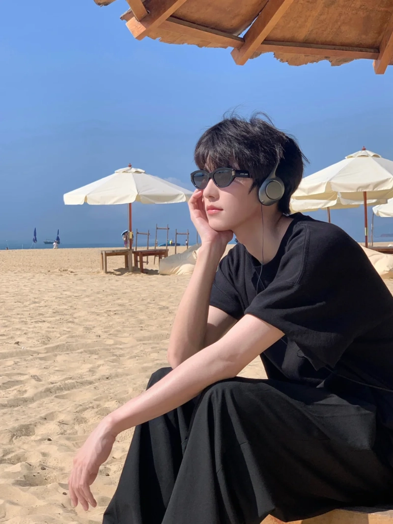 ảnh trai đẹp ôm mèo