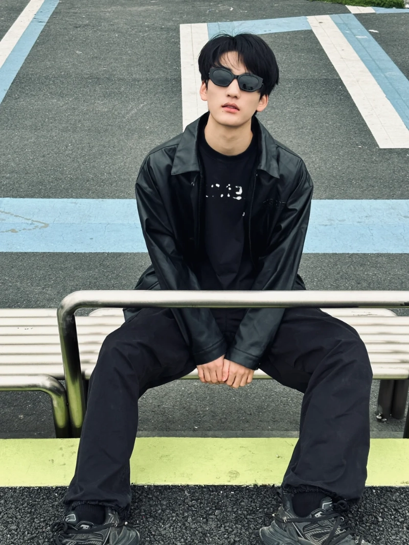 ảnh trai đẹp ôm mèo