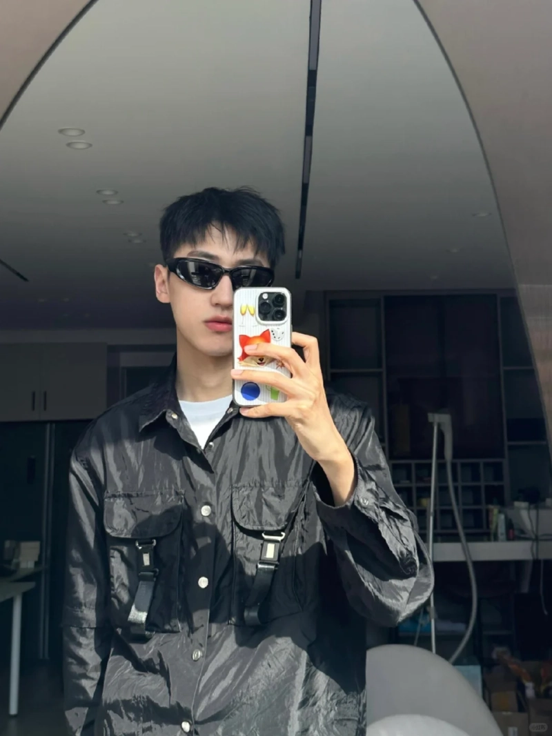 ảnh trai đẹp ôm mèo