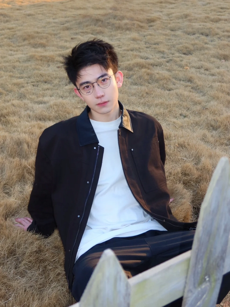 ảnh trai đẹp ôm mèo