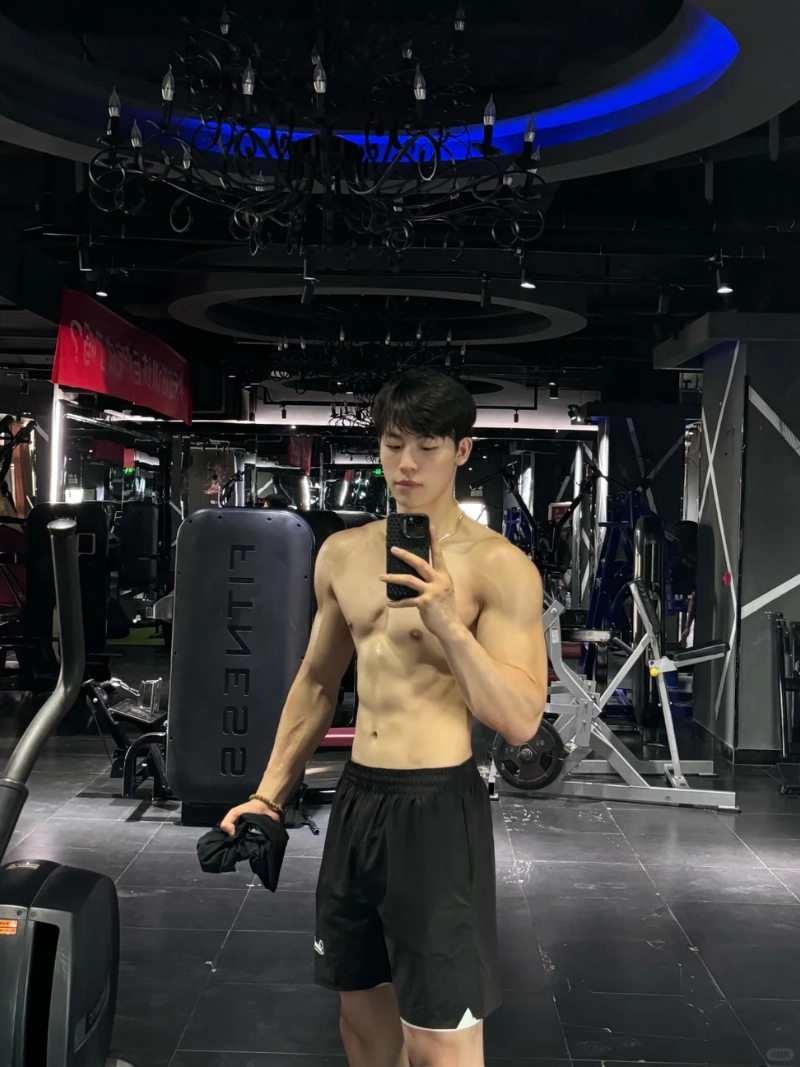 hình ảnh trai đẹp tập gym