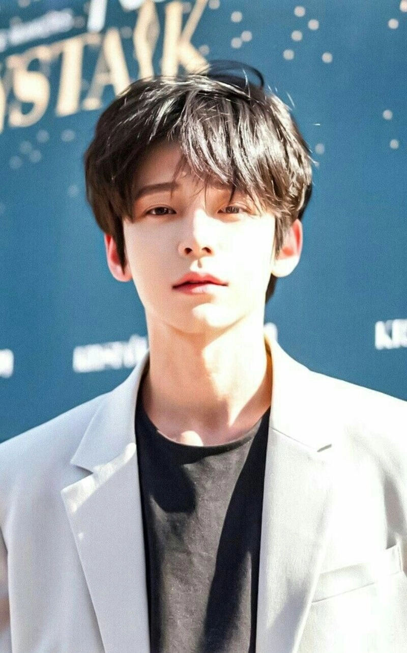 ảnh avatar nam trắng