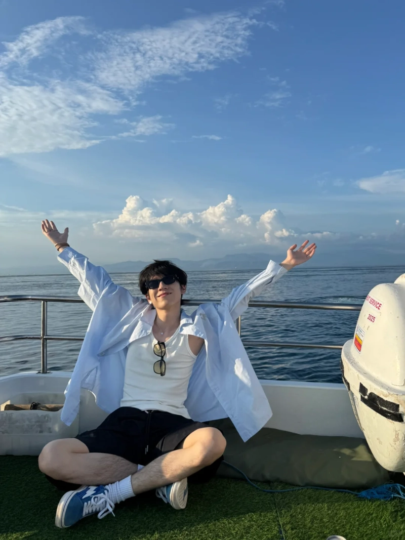 ảnh nam đi du lịch