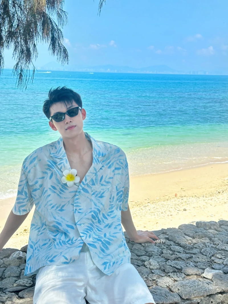 ảnh nam đi du lịch