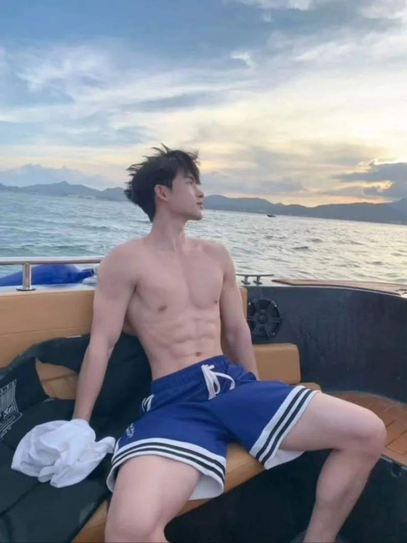 ảnh nam đi du lịch