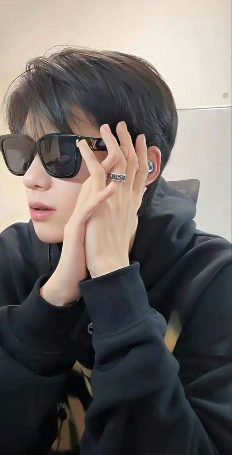 ảnh nam không mặt