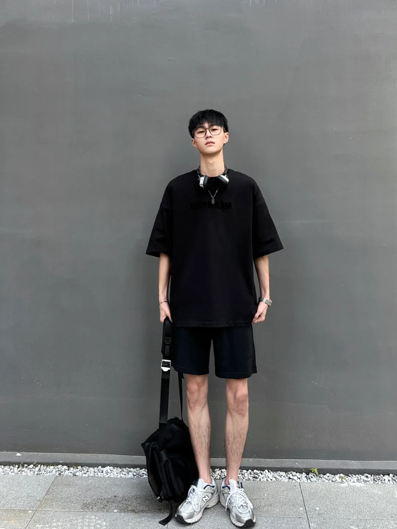 ảnh nam mặc đồ đen ngầu