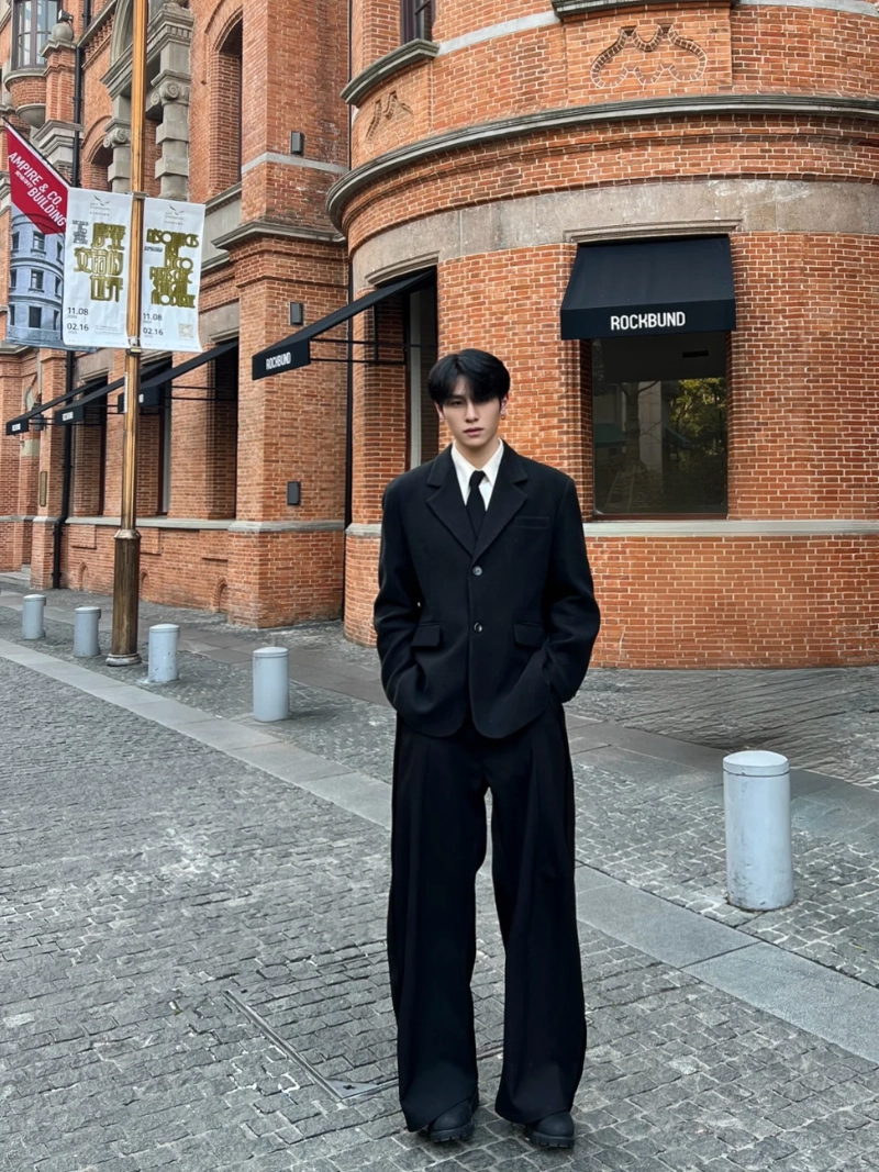 ảnh nam mặc đồ đen ngầu