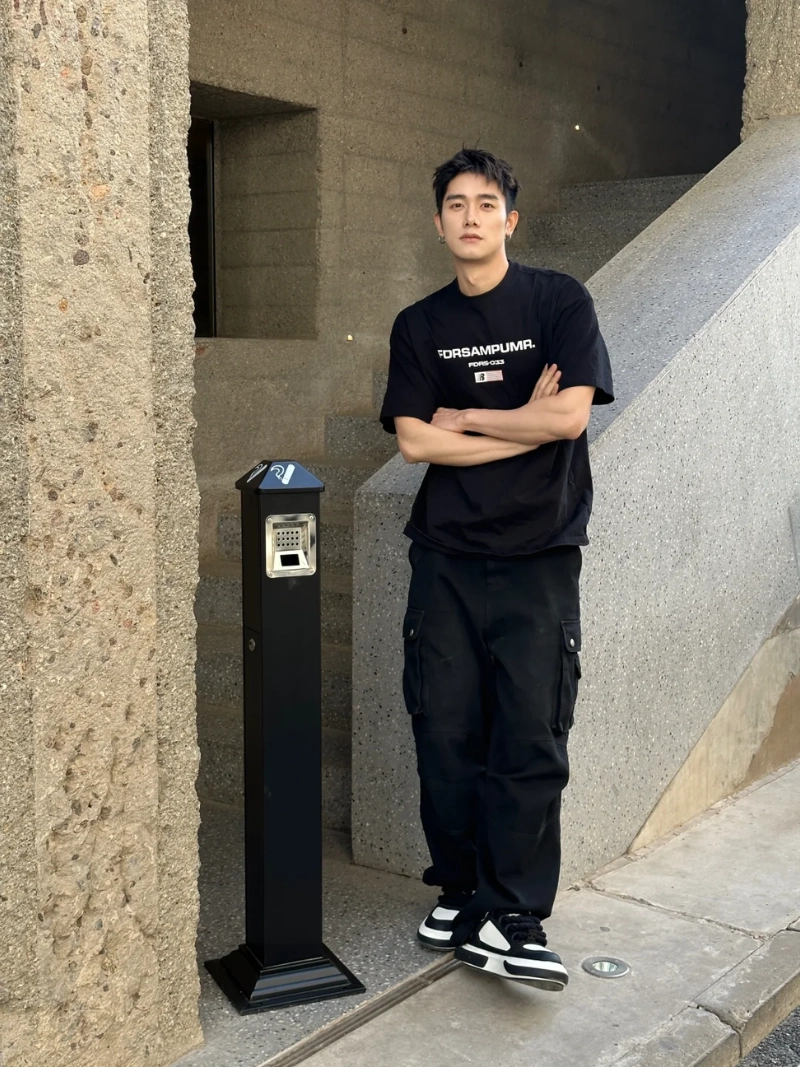 ảnh nam mặc đồ đen ngầu