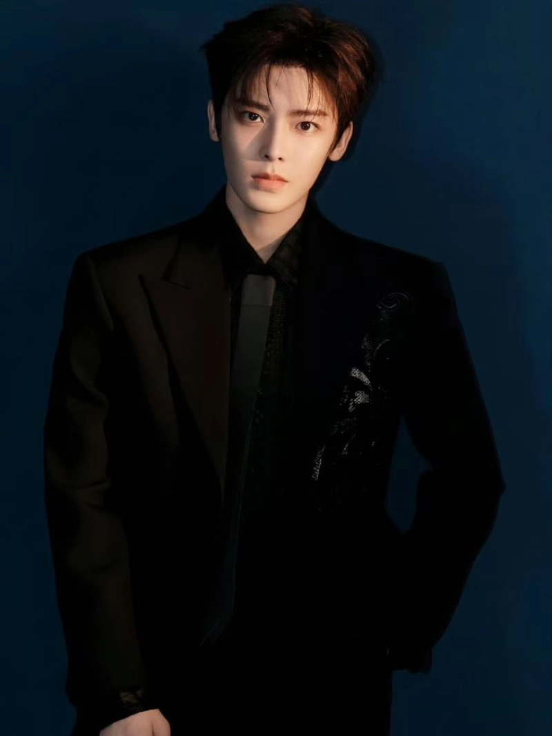 ảnh nam mặc đồ đen ngầu