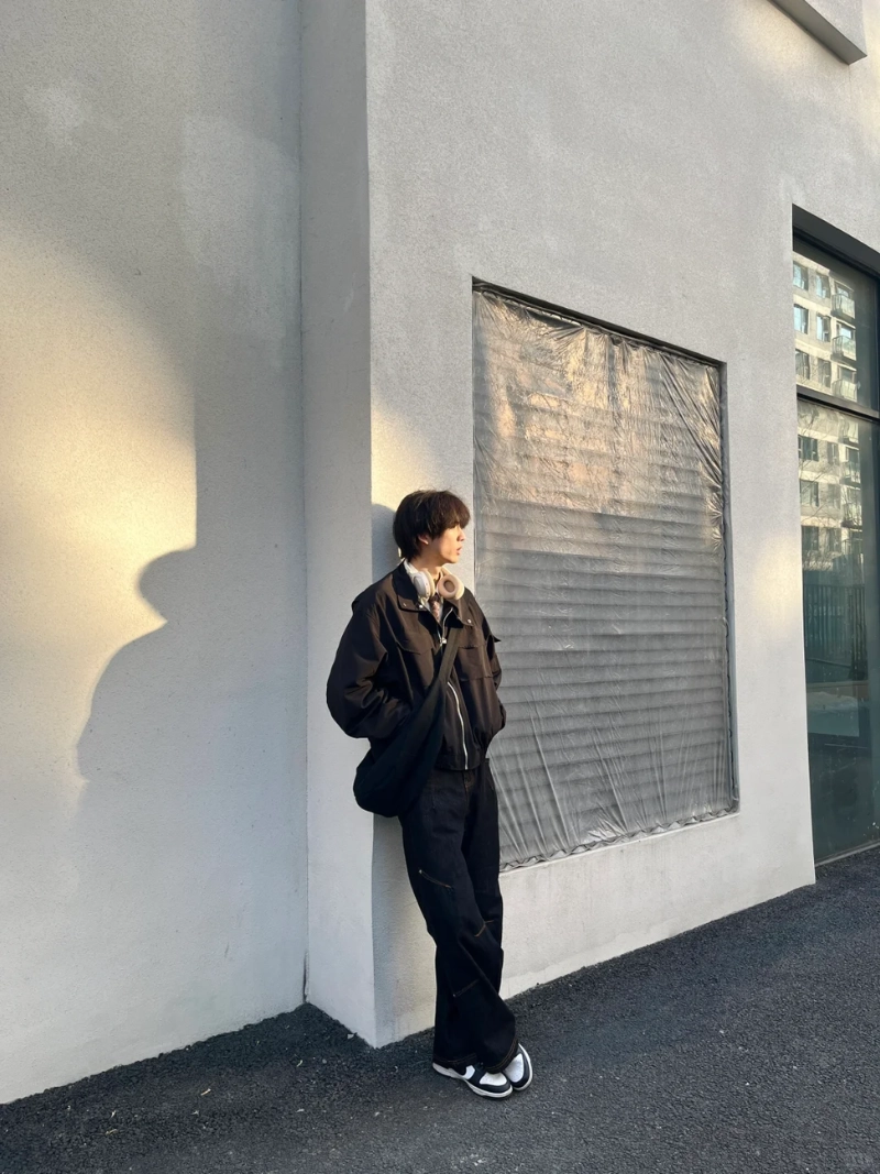 ảnh nam mặc đồ đen ngầu