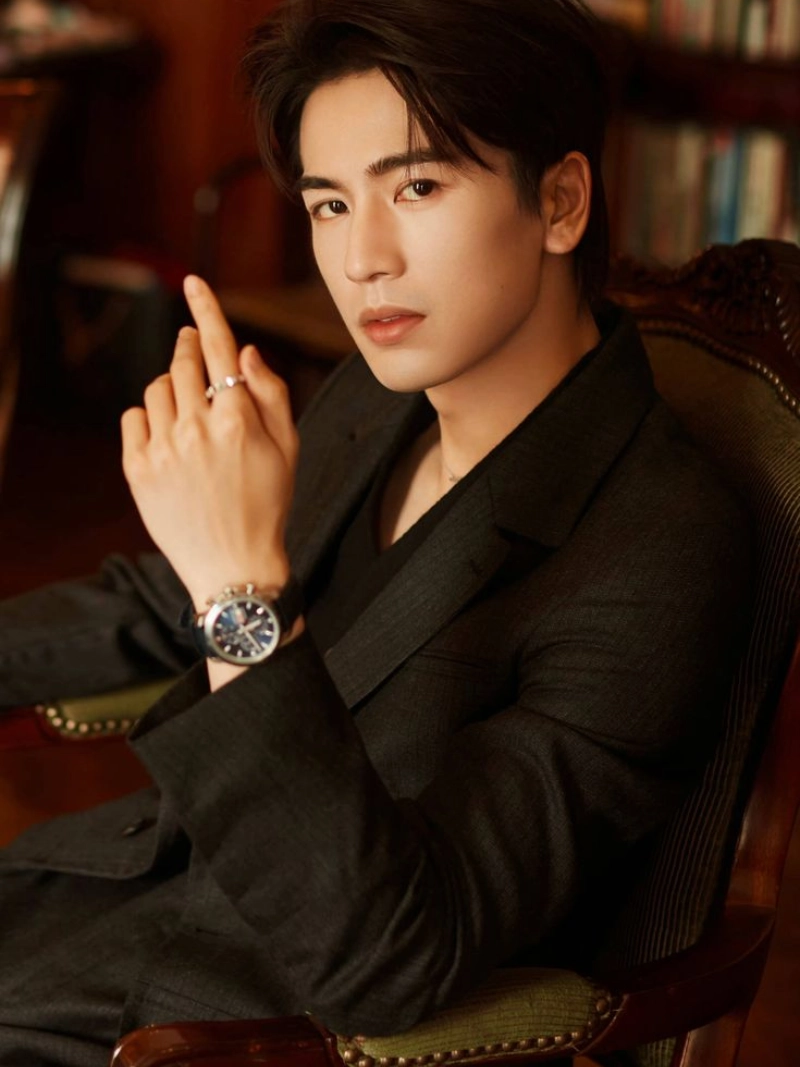 ảnh nam mặc đồ đen ngầu