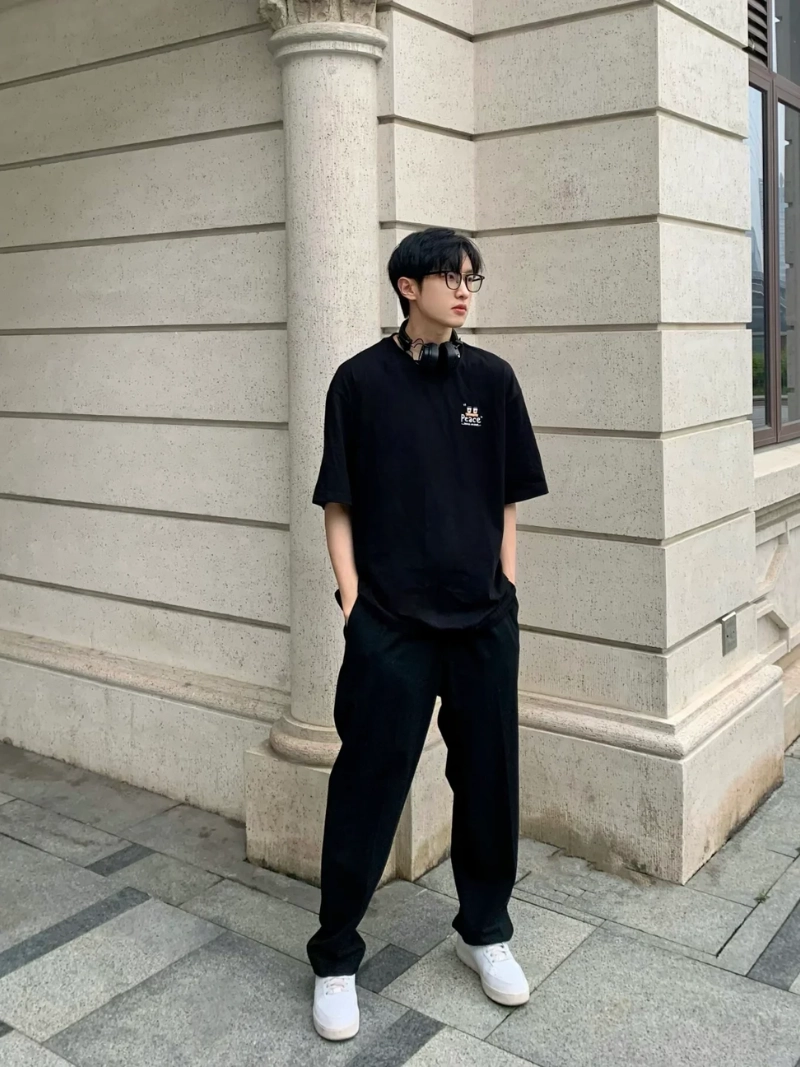 ảnh nam mặc đồ đen ngầu