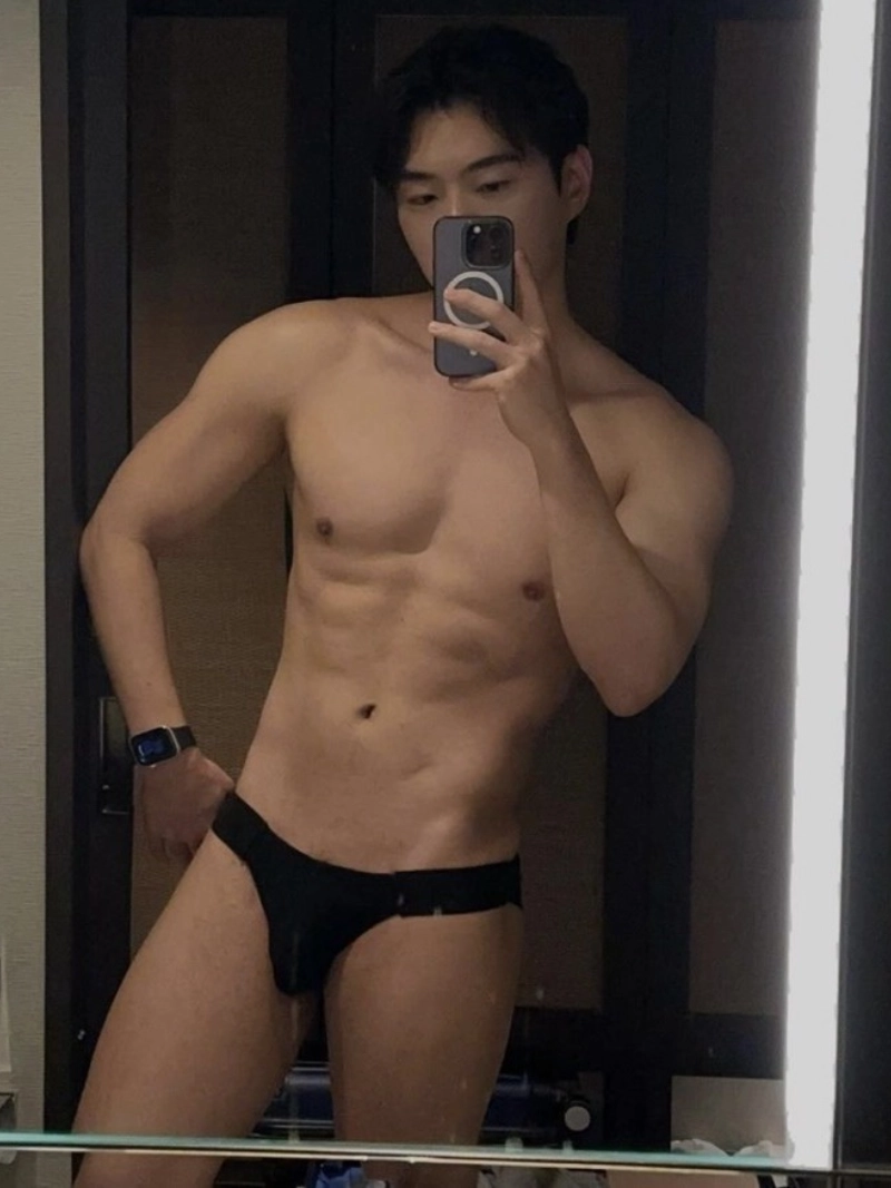 ảnh nam mặc sịp