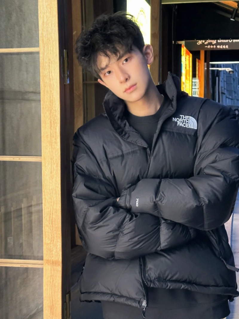 ảnh trai đẹp tóc xoăn