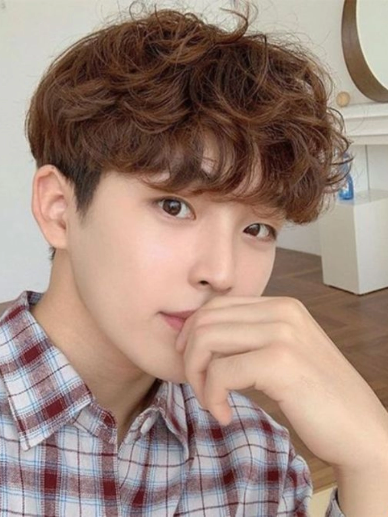 ảnh trai đẹp tóc xoăn